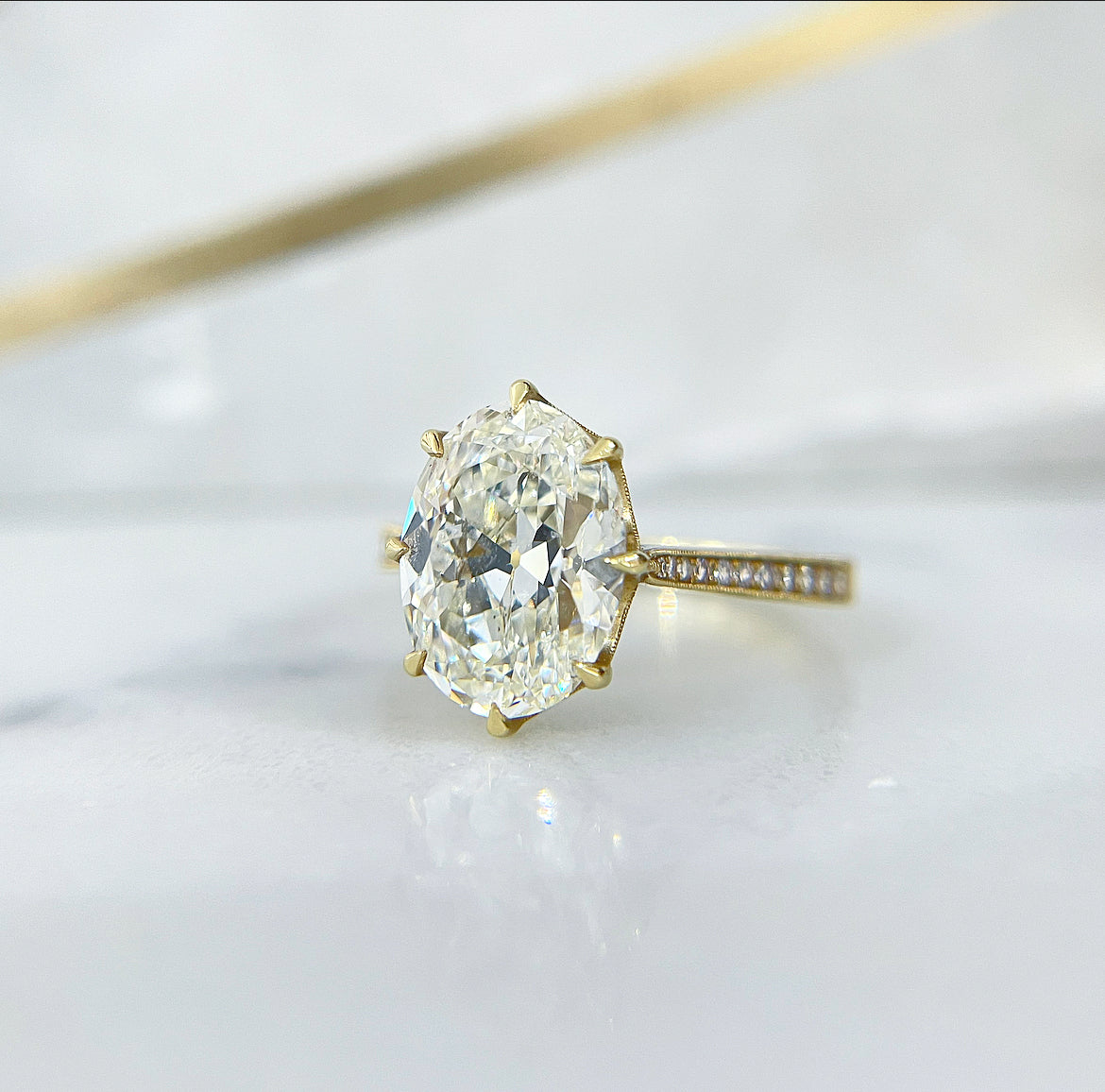 Victoria Solitaire – Savvy+Sand